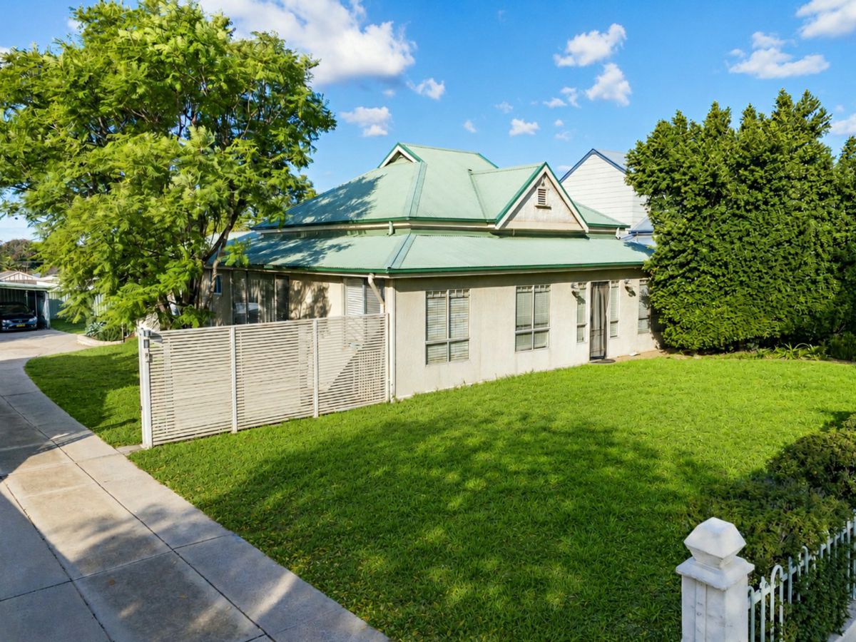 96 Wade Avenue, Leeton - image 1