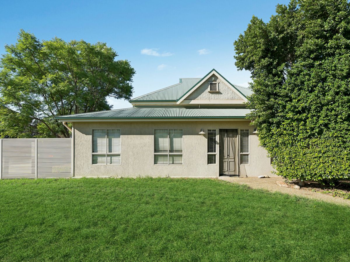 96 Wade Avenue, Leeton - image 2