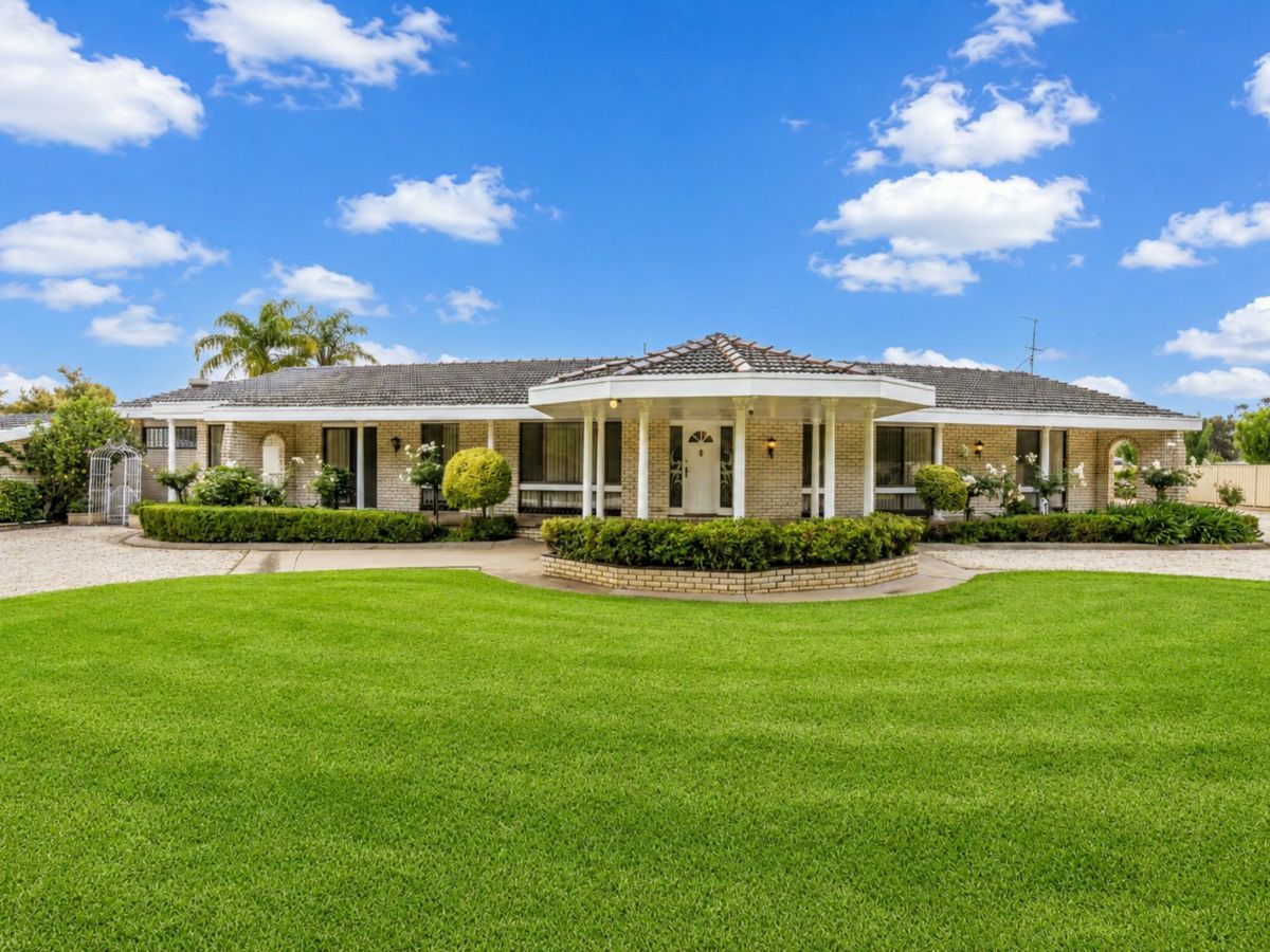 87 Yanco Avenue, Leeton - image 1