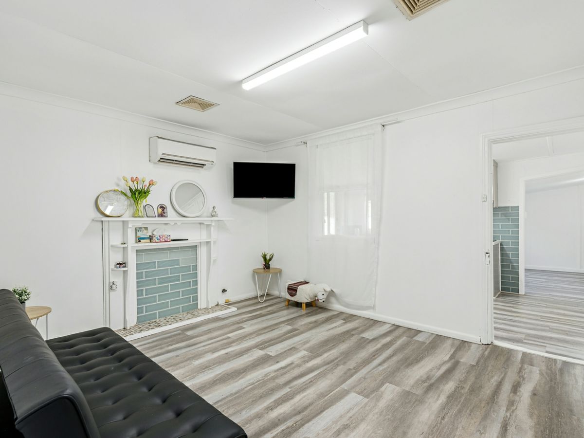 26 Bellevue Street, Temora - image 2