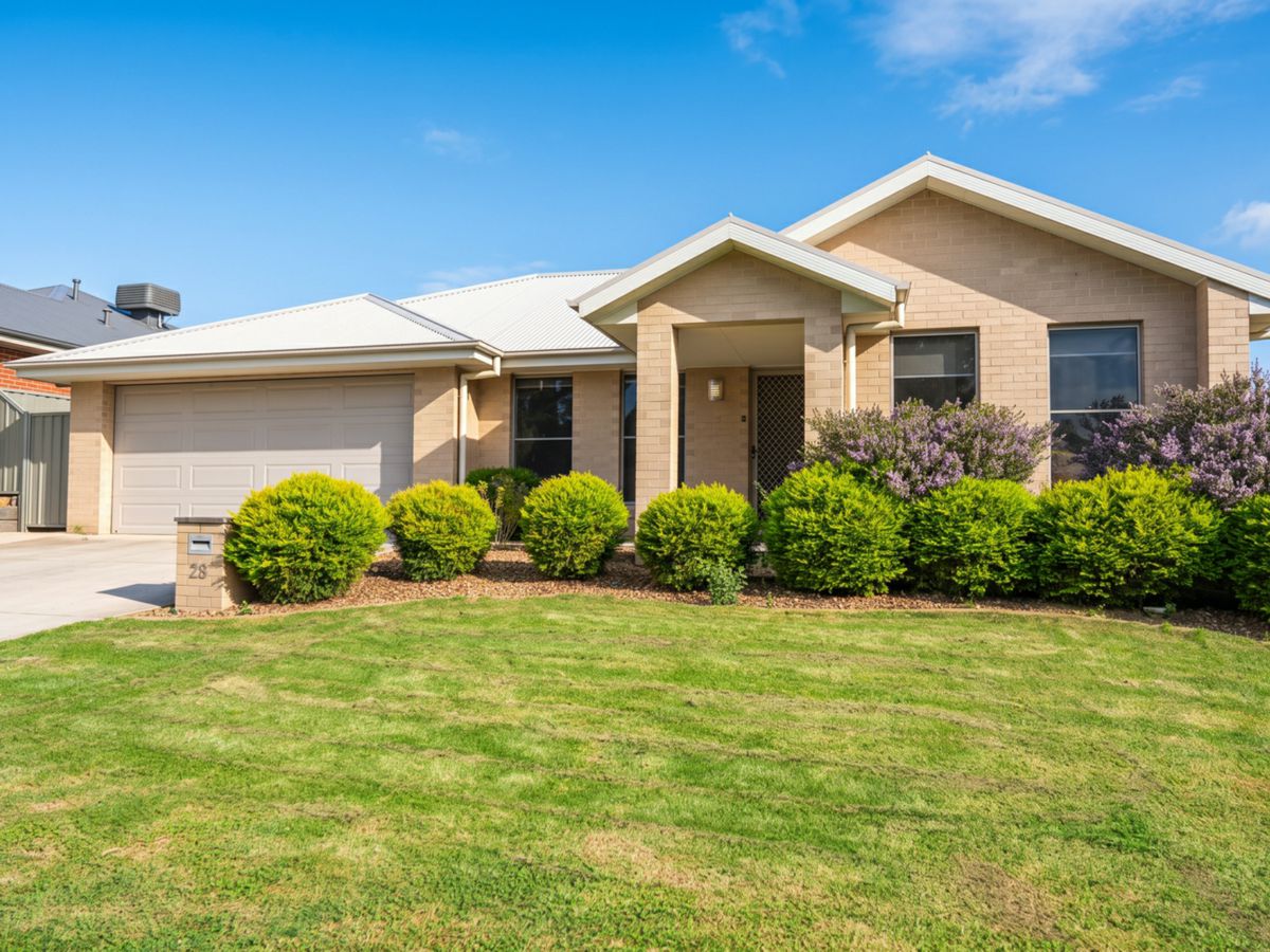 28 Osprey Street, Thurgoona - image 1