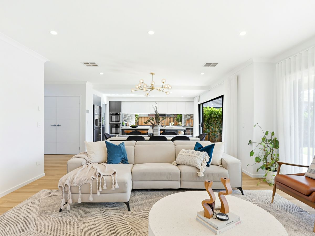 64 Sundowner Parkway, GABLES