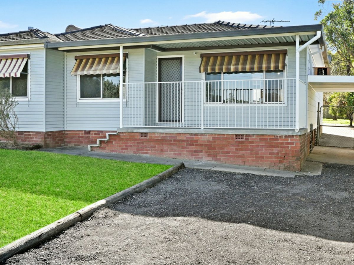 122 Riverstone Parade, Riverstone - image 1