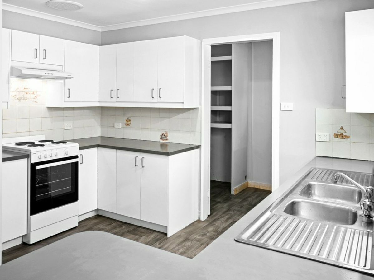 122 Riverstone Parade, Riverstone - image 3
