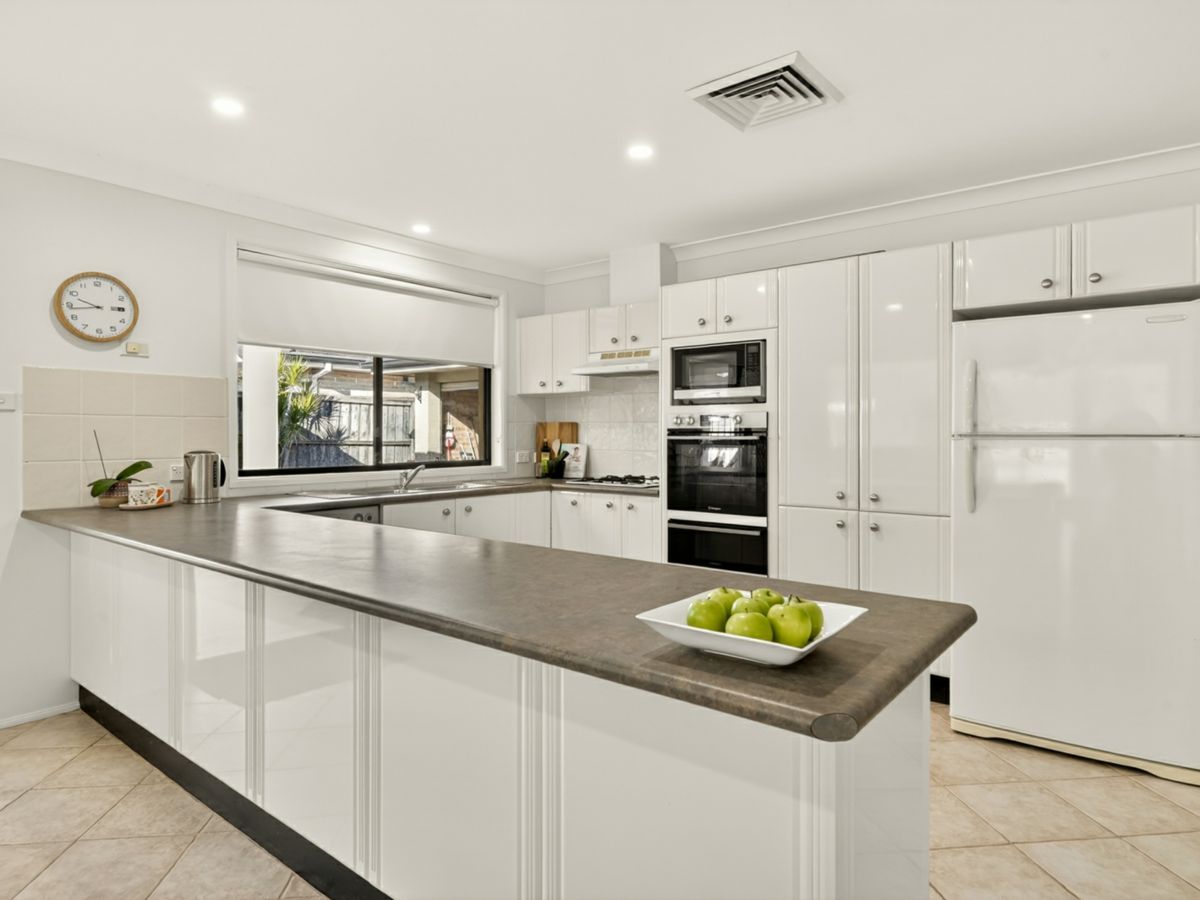 28 Kirkcaldy Circuit, Kellyville - image 2