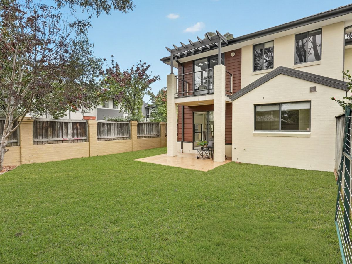 30 Tree Top Circuit, Quakers Hill - image 2
