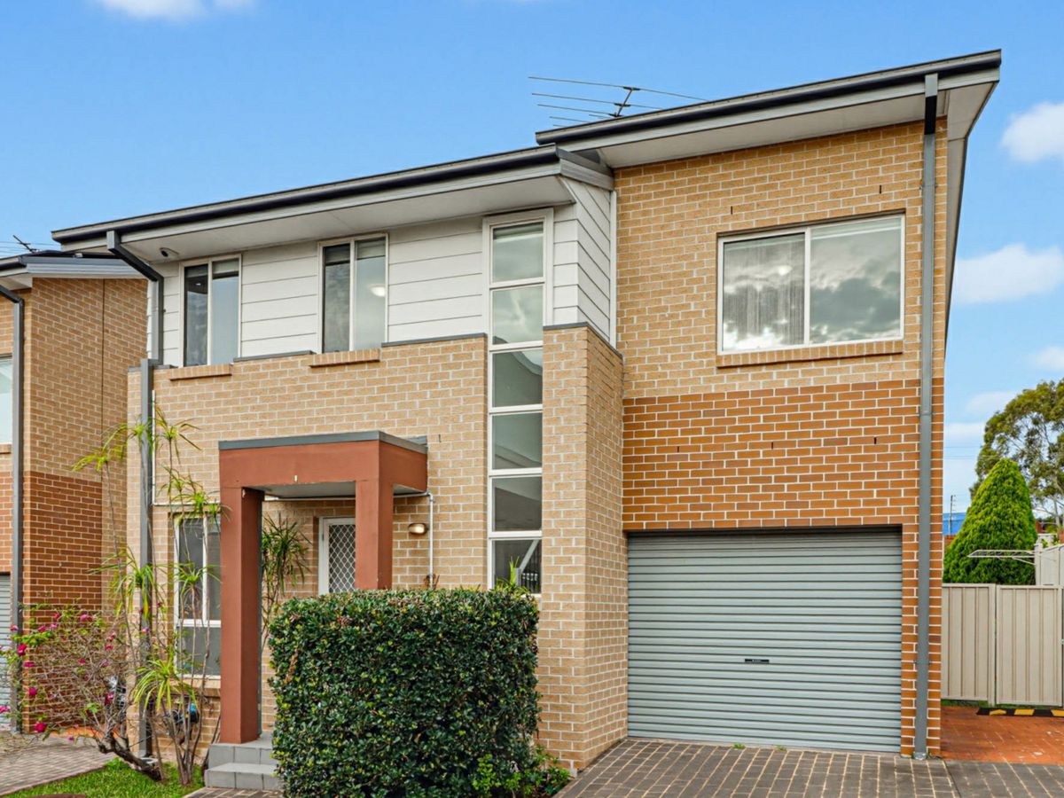 2/2A Federal Road, Seven Hills - image 1