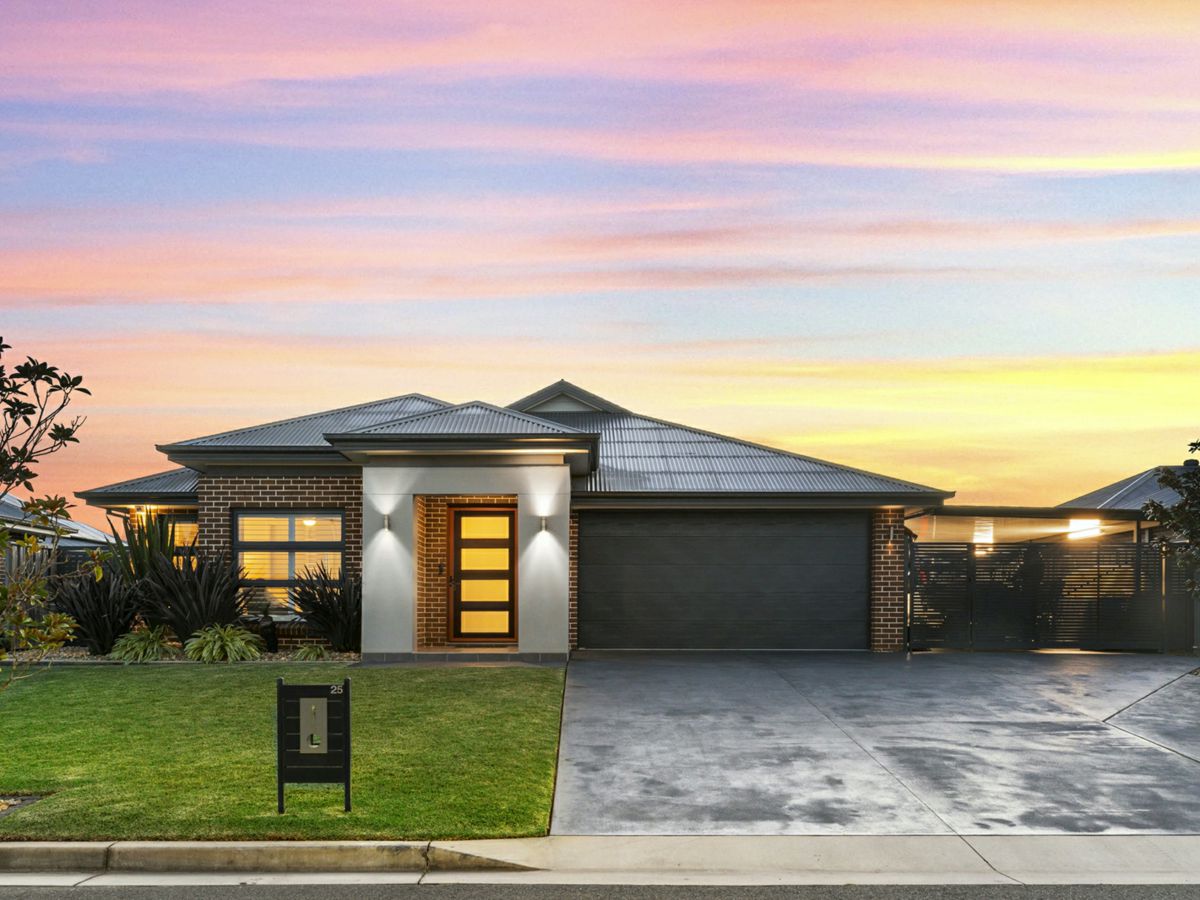 25 Moorhen Street, Pitt Town - image 1