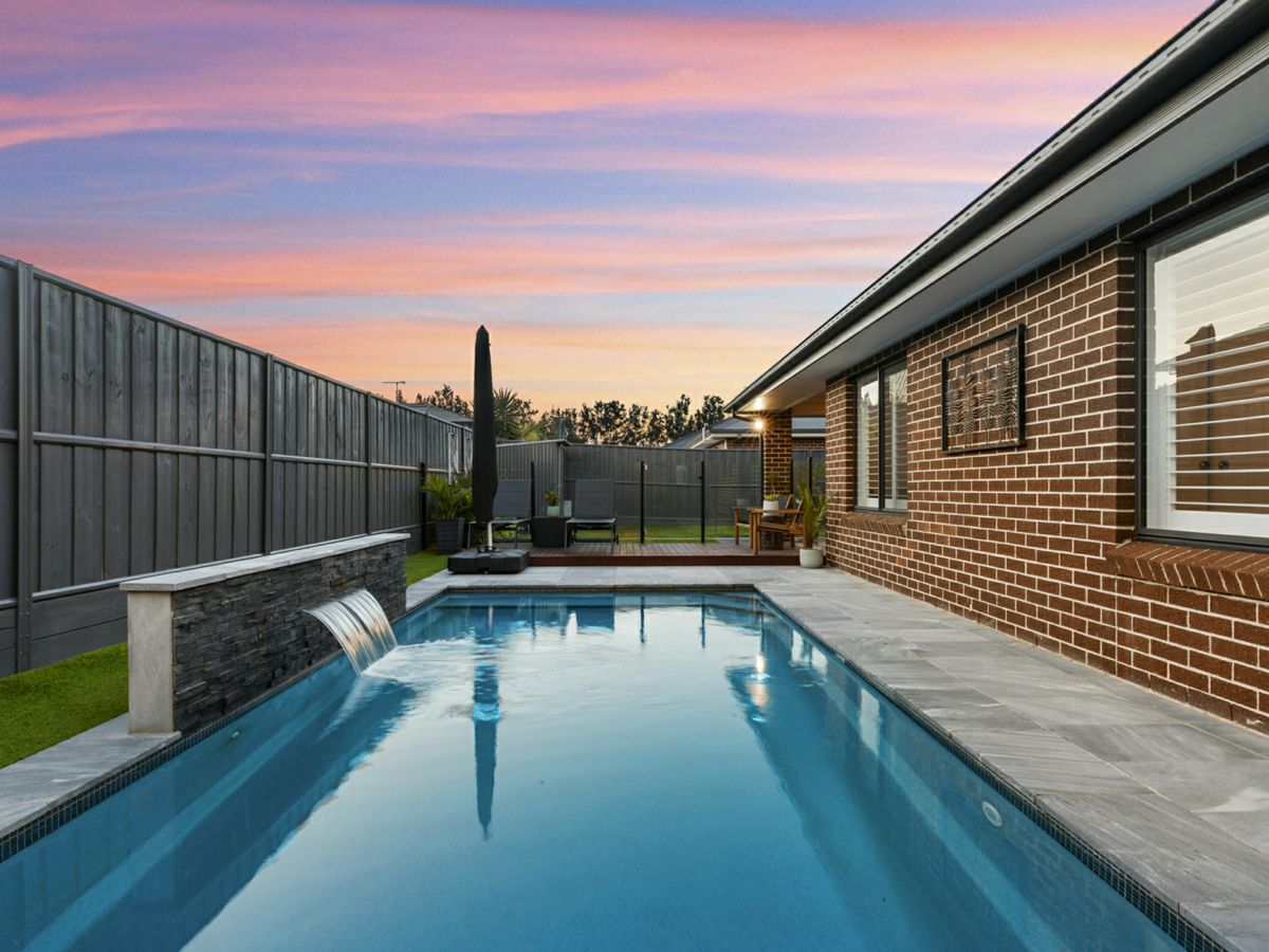 25 Moorhen Street, Pitt Town - image 2