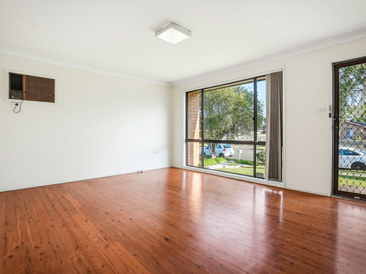 16 Cowper Circle, Quakers Hill - image 1