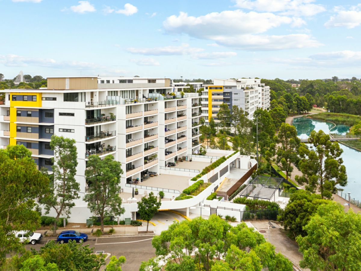 36/93 Caddies Boulevard, Rouse Hill - image 2