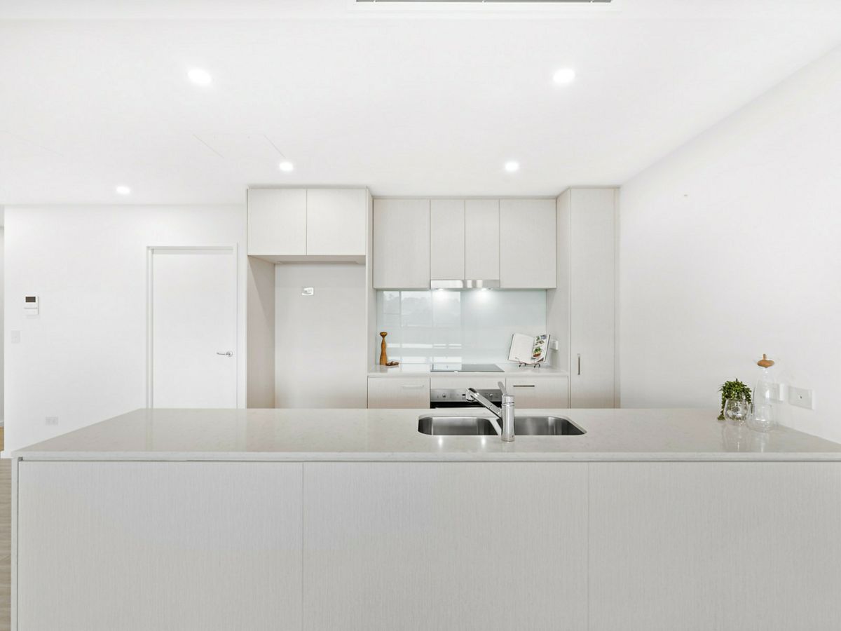 36/93 Caddies Boulevard, Rouse Hill - image 3