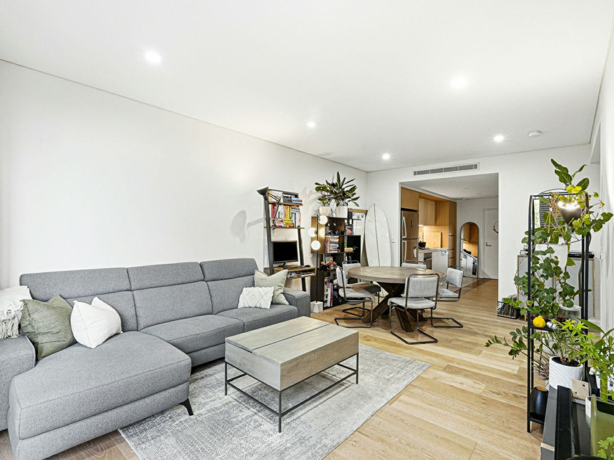 303/98 Caddies Boulevard, Rouse Hill - image 2