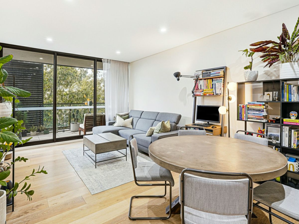 303/98 Caddies Boulevard, Rouse Hill - image 3