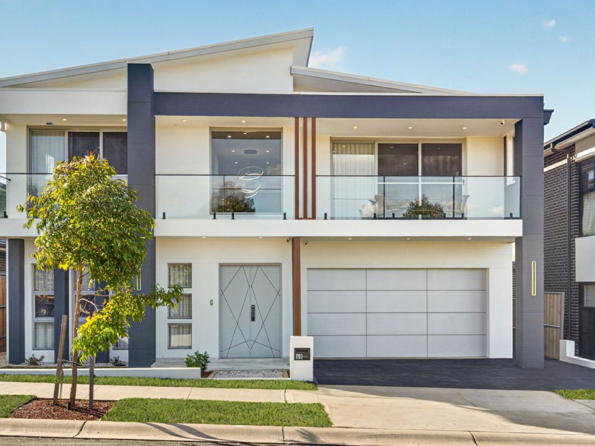 60 Sunburst Circuit (Gables), Box Hill - image 1