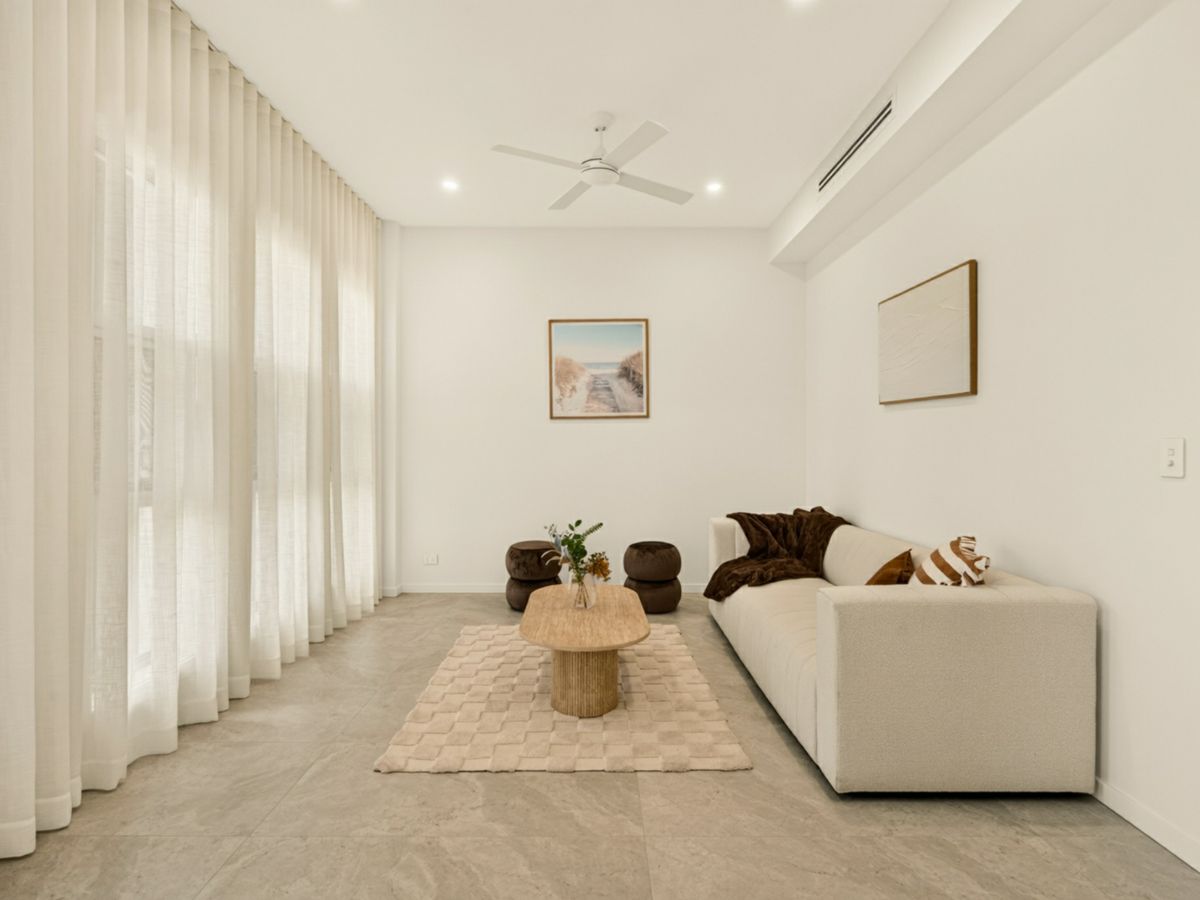 60 Sunburst Circuit (Gables), Box Hill - image 2