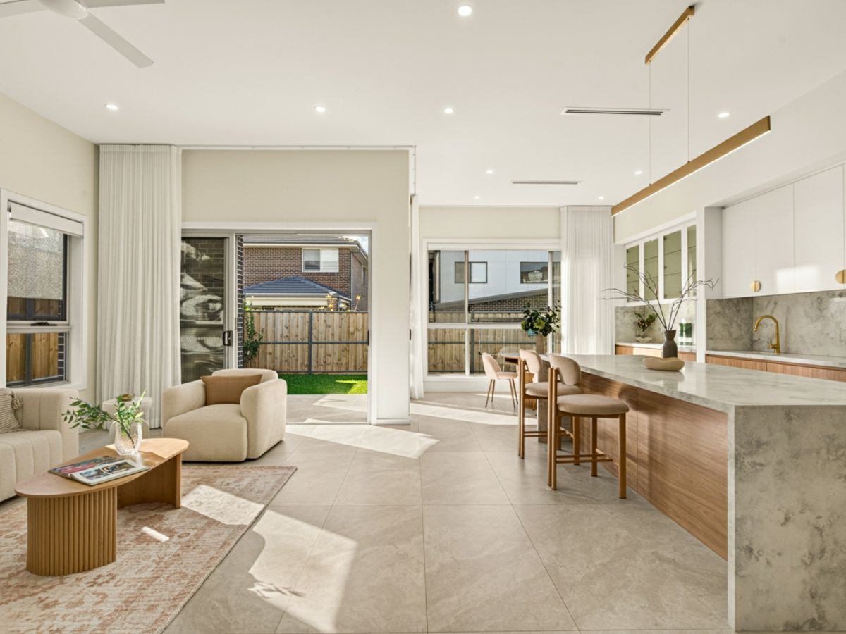 60 Sunburst Circuit (Gables), Box Hill - image 3