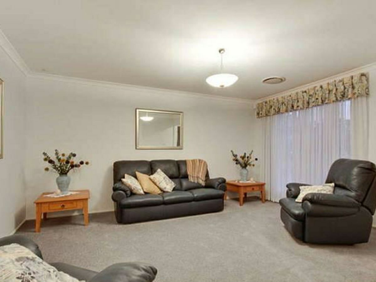 5 Yellowgum Grove, Glenwood - image 3