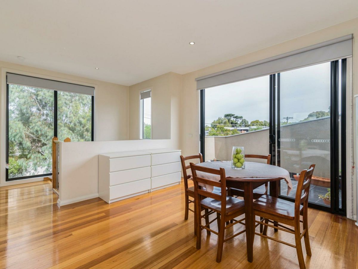 1/2 McCracken Avenue, Pascoe Vale - image 3