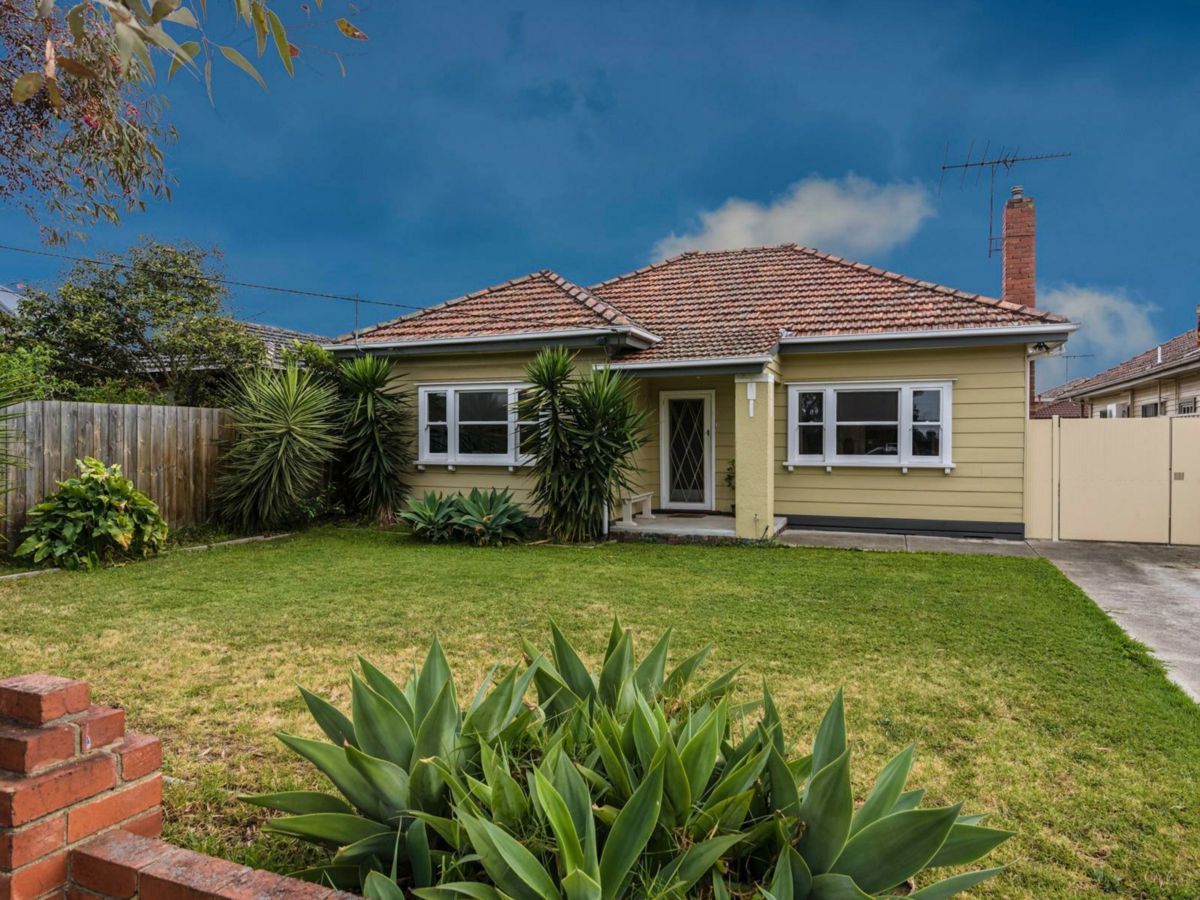18 Eastgate Street, Pascoe Vale South - image 1