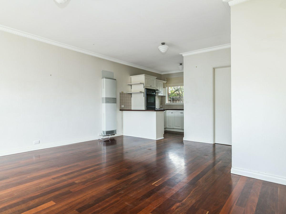 4/14 Callander, Pascoe Vale - image 2