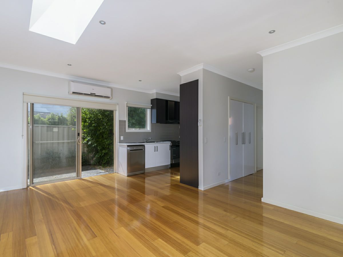 3/83 Essex Street, Pascoe Vale - image 2