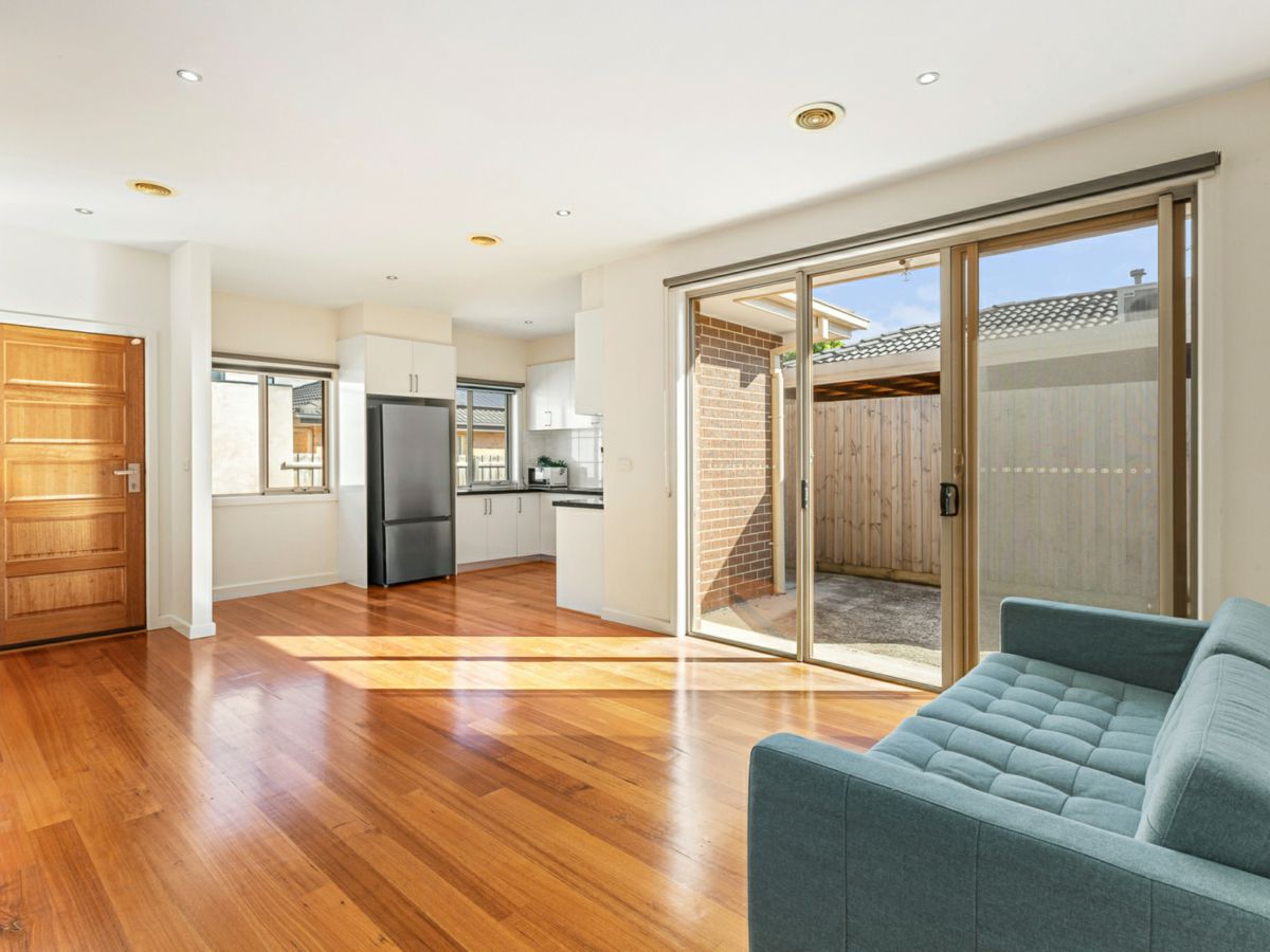 2/10 Sandra Avenue, Fawkner, VIC 3060