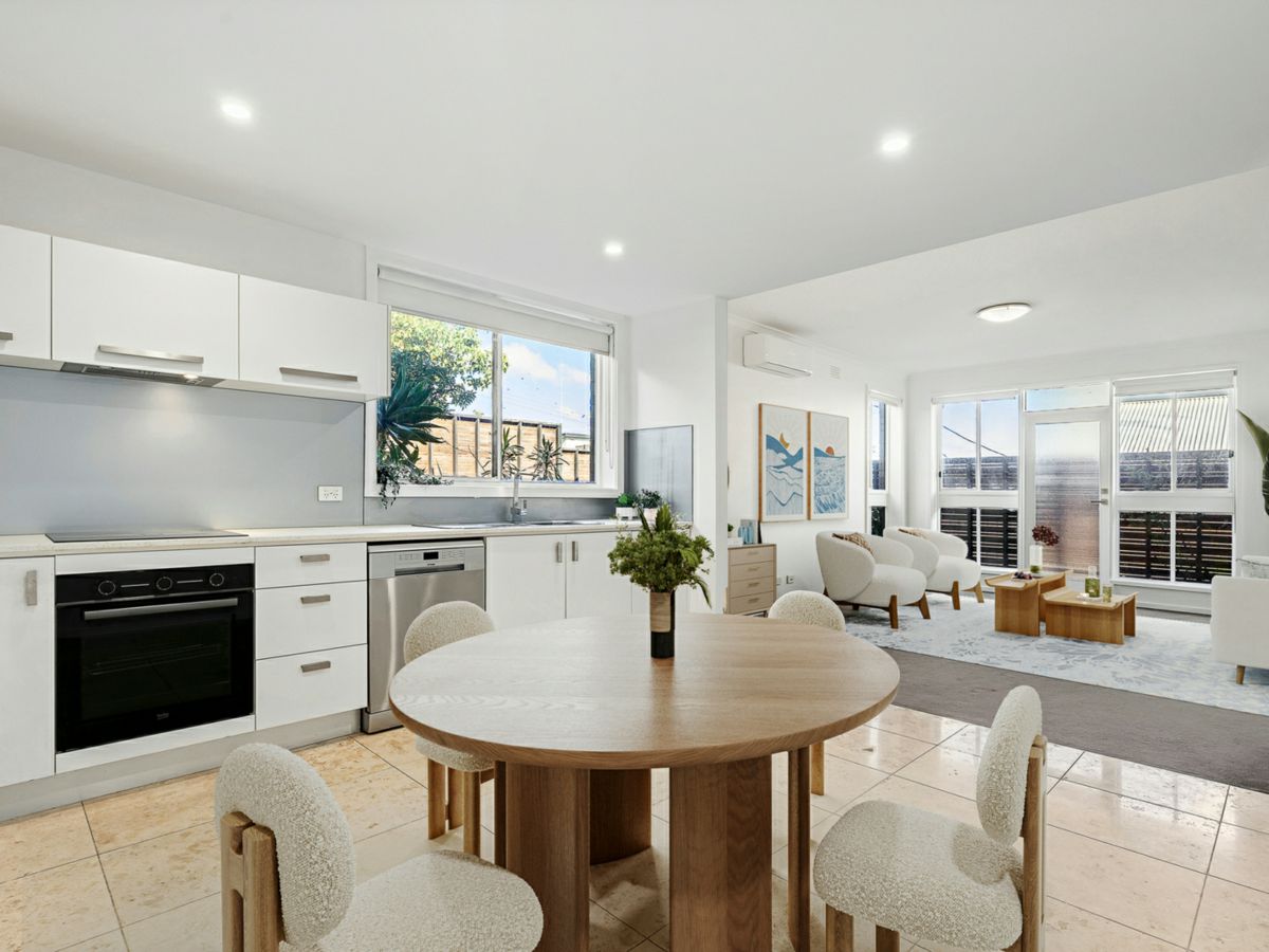 1/424 Gaffney Street, Pascoe Vale - image 2