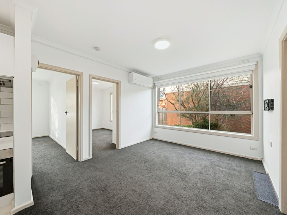 2/37 Saunders Street, Coburg - image 1