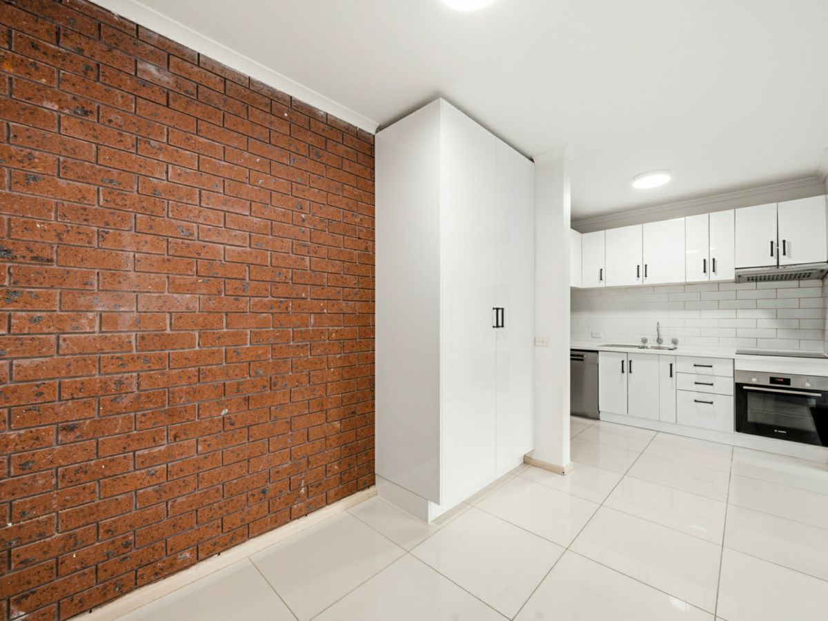 2/37 Saunders Street, Coburg - image 3