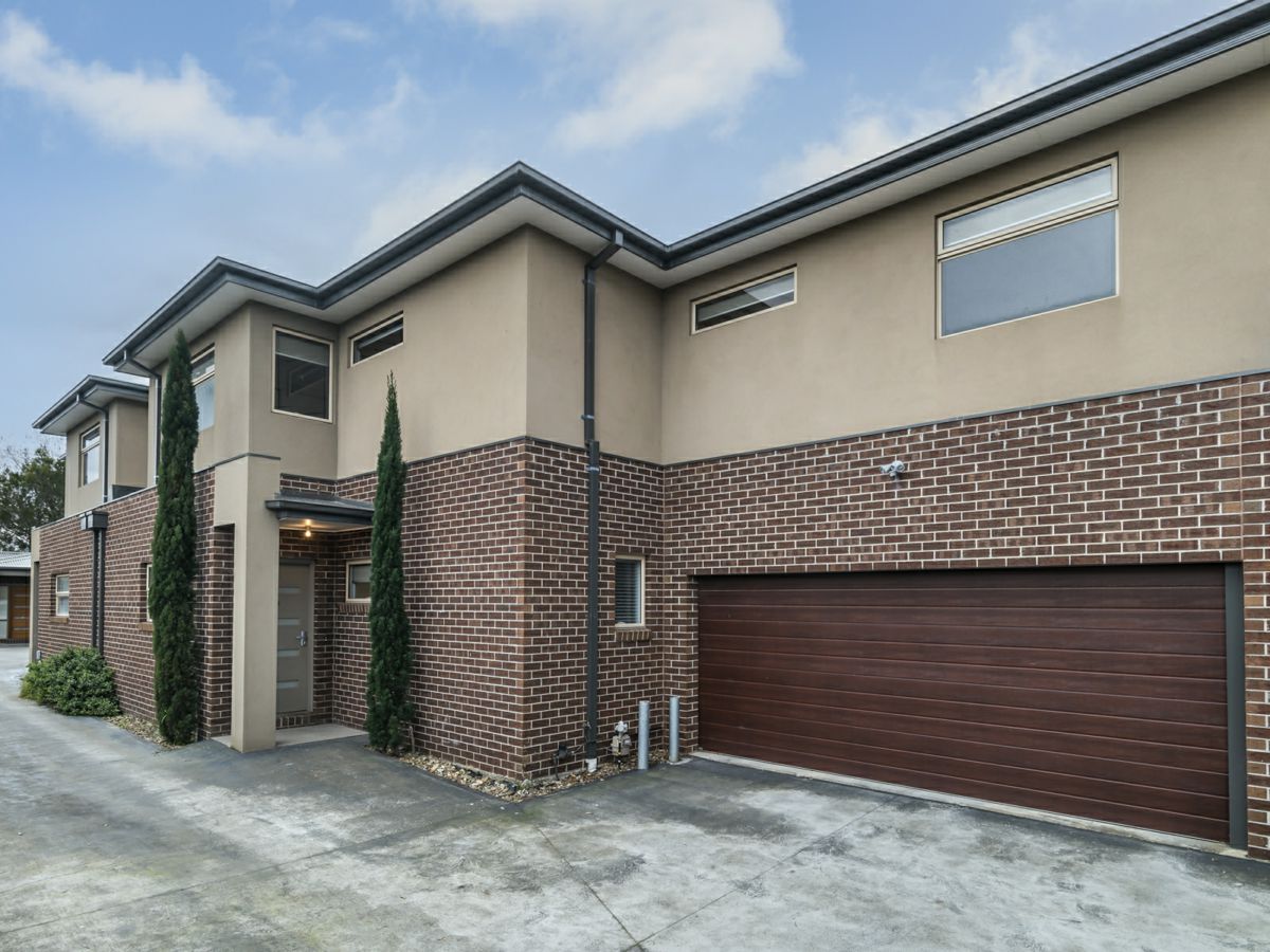 2/21 Surrey Street, Pascoe Vale - image 1