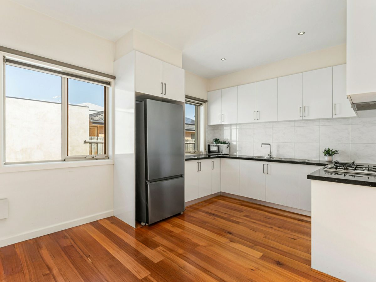 2/10 Sandra Avenue, Fawkner - image 3