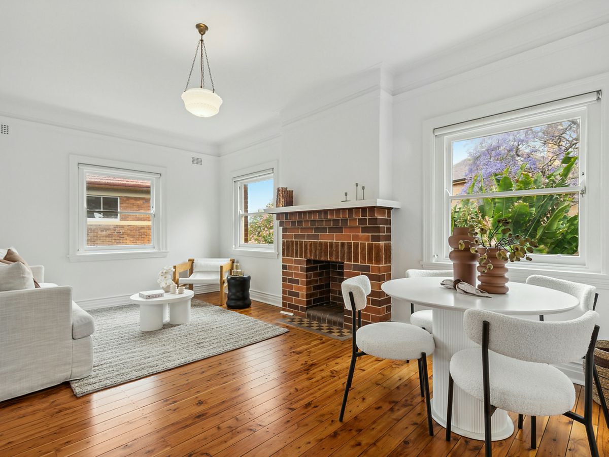 6/3 Fairlight Street, Manly - image 1