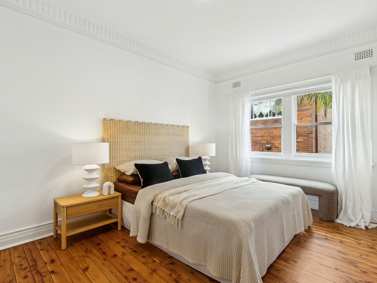 6/3 Fairlight Street, Manly - image 2