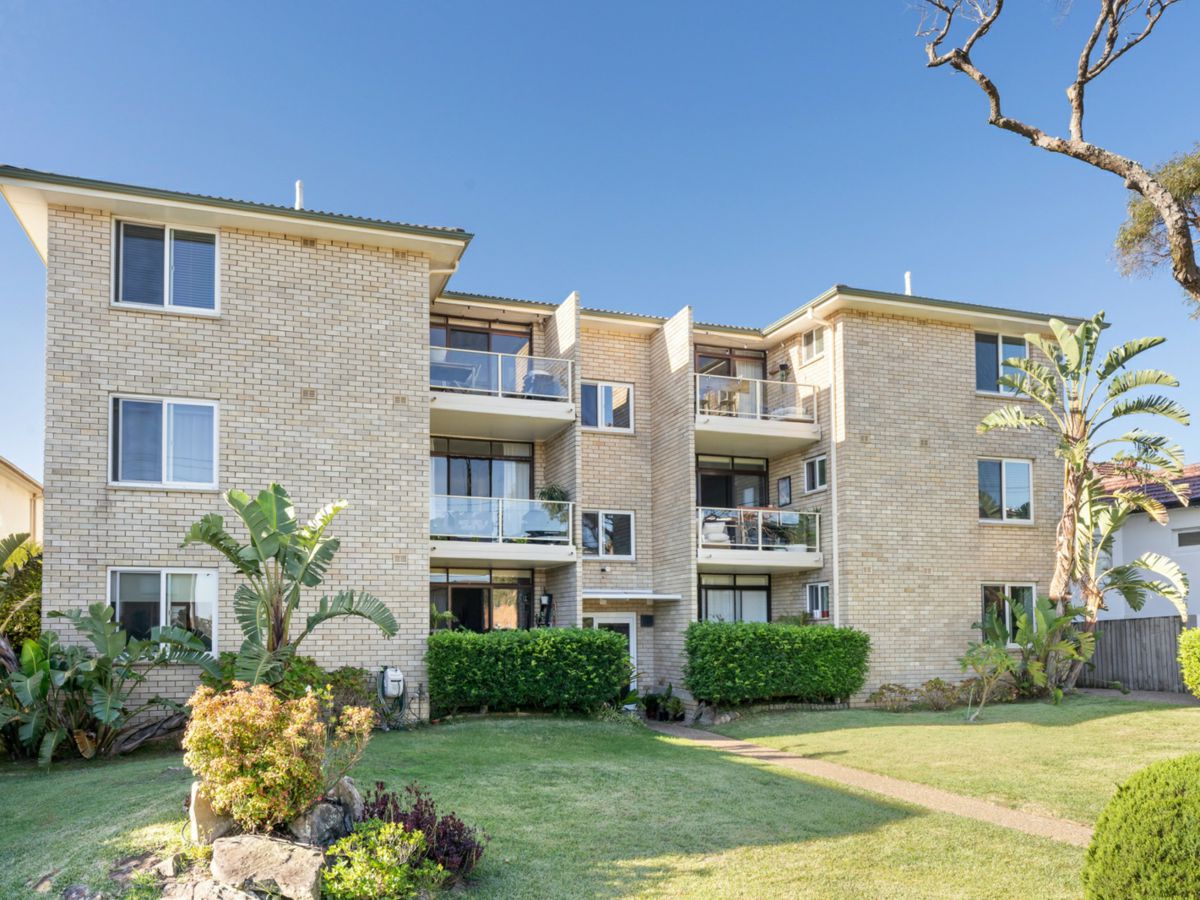 2/95 Crown Road, Queenscliff - image 1