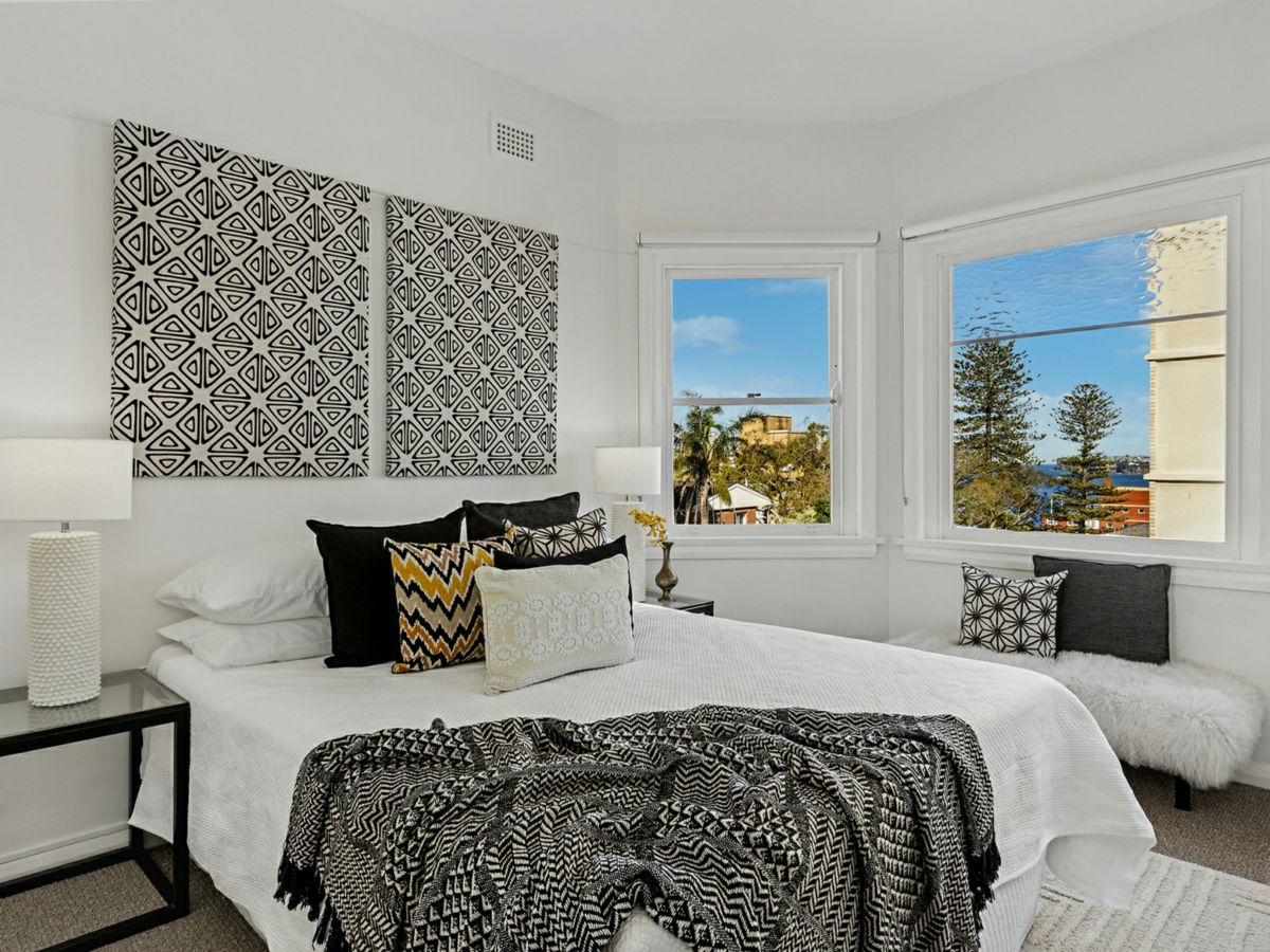 11/135 Sydney Road, Fairlight - image 1