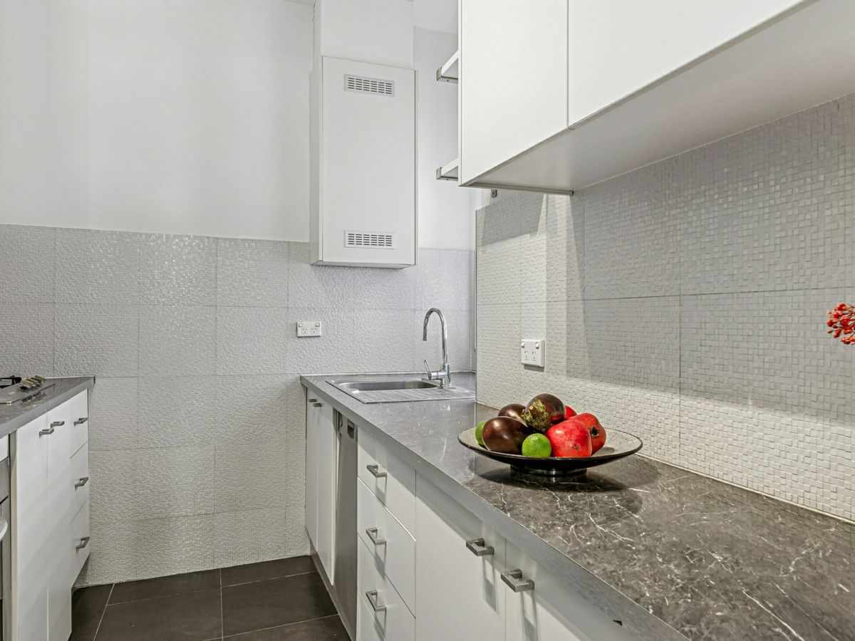 11/135 Sydney Road, Fairlight - image 3