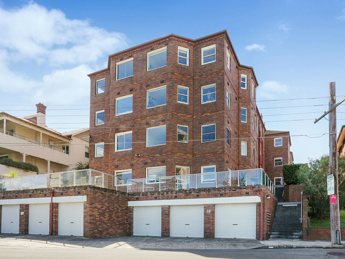 9/26 The Crescent, Manly - image 1