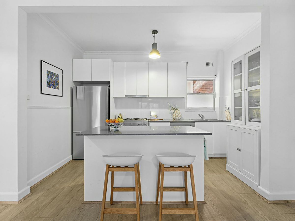 9/26 The Crescent, Manly - image 3
