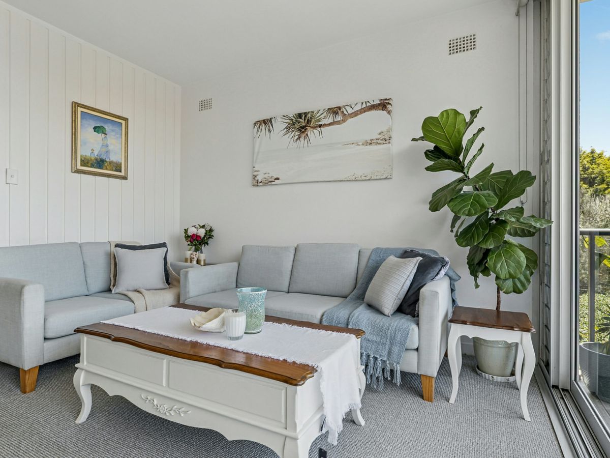 16/3 Tower Street, Manly - image 3