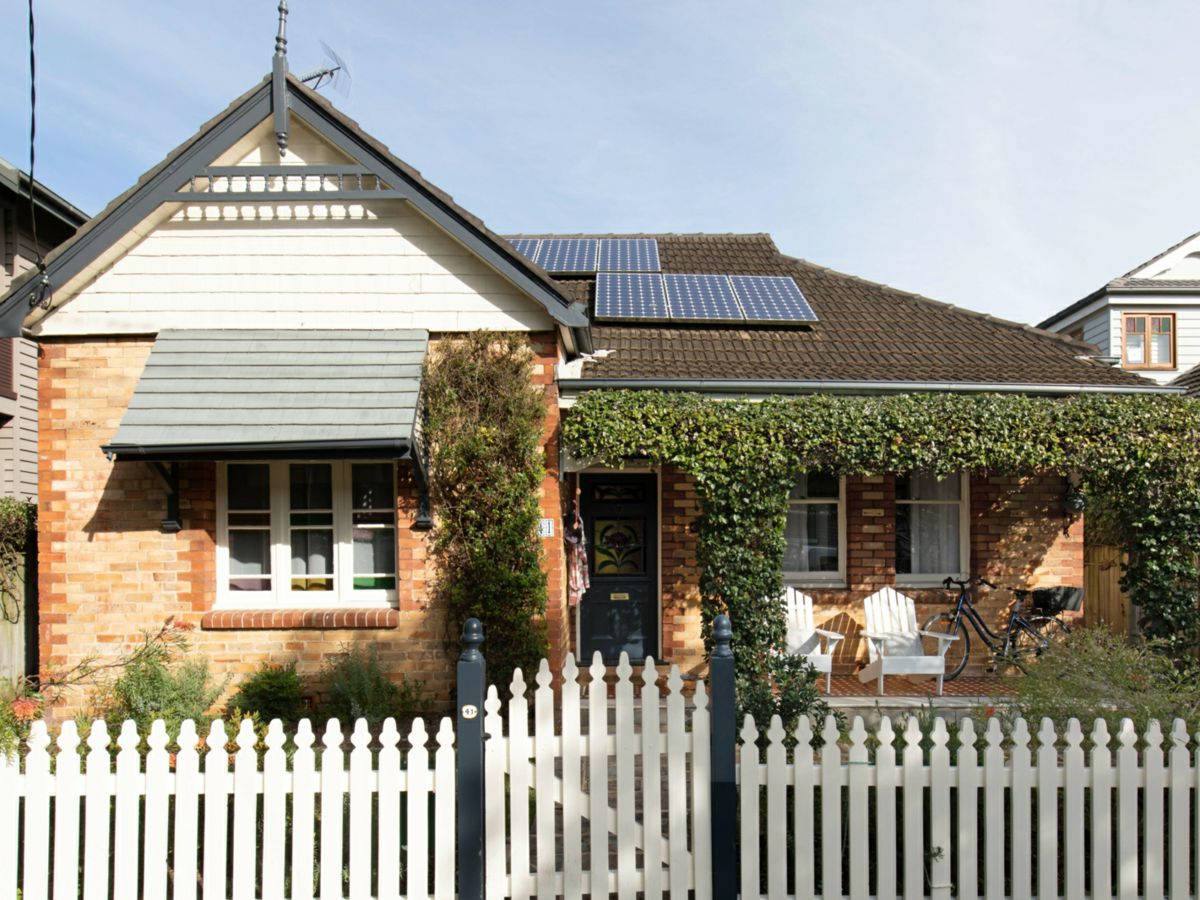 41 Alexander Street, Manly - image 1