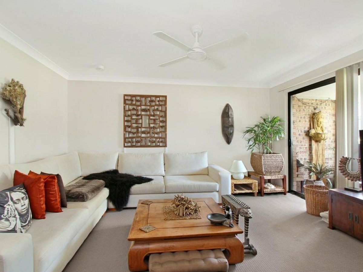 16/1 Robertson Street, Narrabeen - image 1