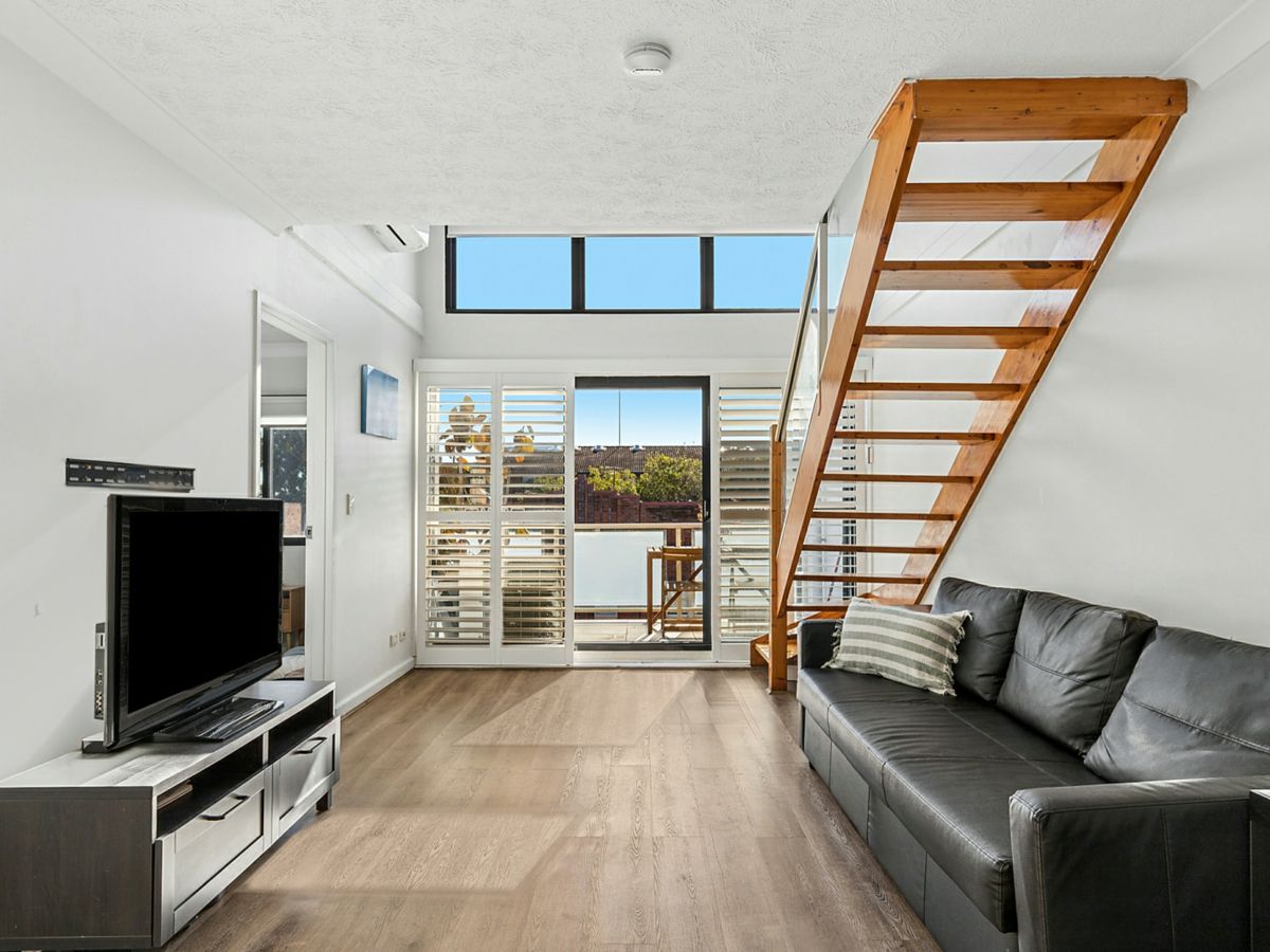 26/18 Waterloo Street, Narrabeen - image 2