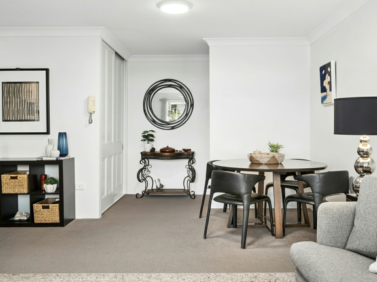 8/64 Francis Street, Manly - image 3