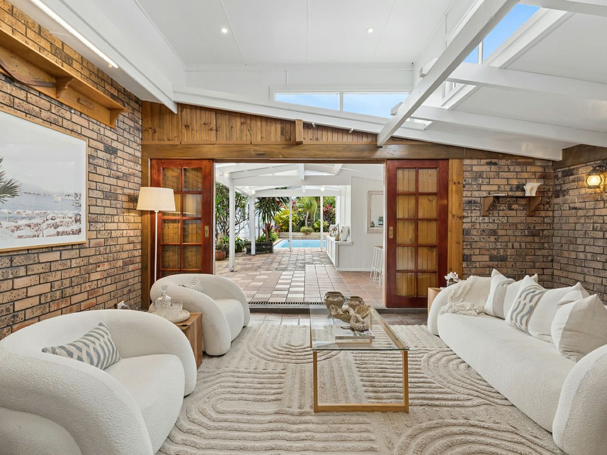 210 Fisher Road North, Cromer - image 2