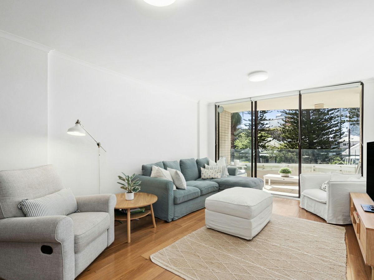 2/33 Malvern Avenue, Manly - image 1