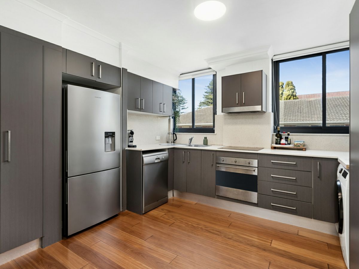 2/33 Malvern Avenue, Manly - image 3