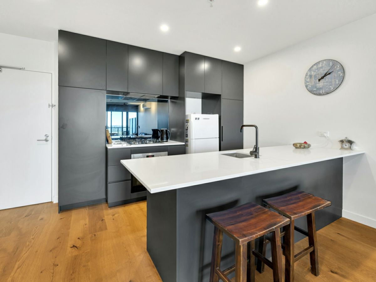 904/8 Joseph Road, Footscray - image 2