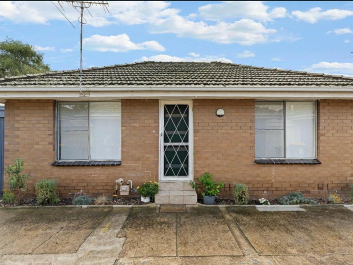 6/10 Barnett Street, Yarraville - image 1