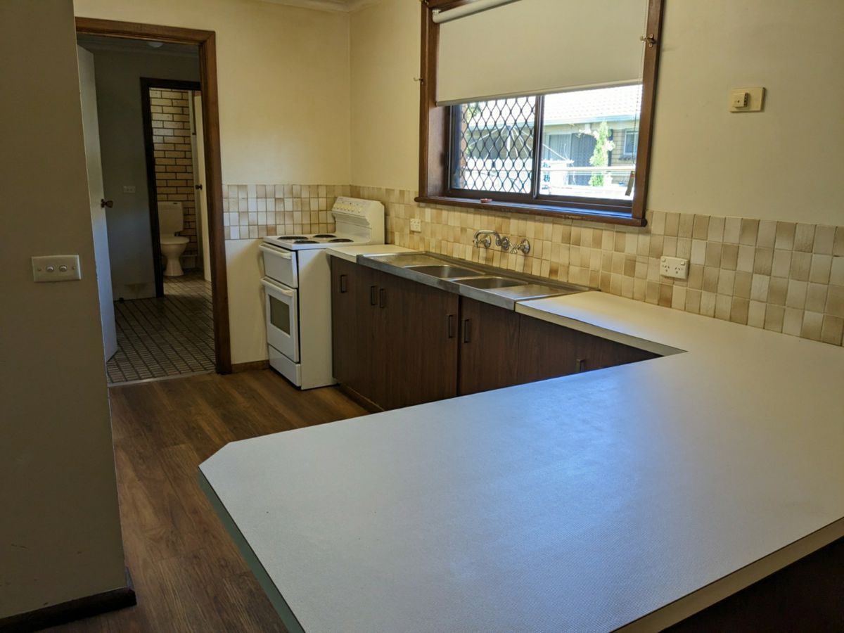 1/394 Kotthoff Street, Lavington - image 3